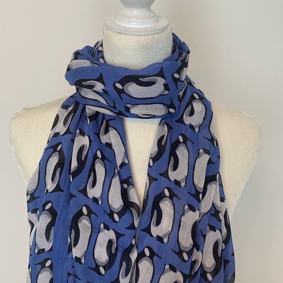 Vera Bradley Playful Penguin Blue Scarf Infinity - Picture 4 of 5